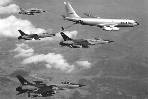 Операция «Flaming Dart»( «Пылающее копьё») вторая воздушная операция Соединенных Штатов во Вьетнамской войне